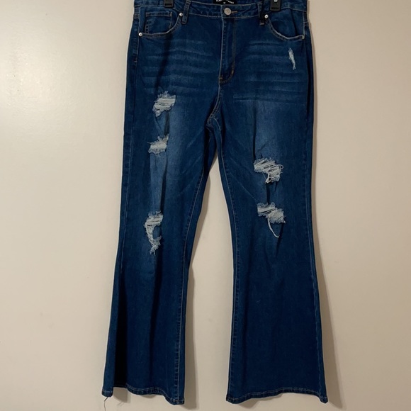 Almost famous flare style denim jeans size 17 plus - Picture 3 of 3